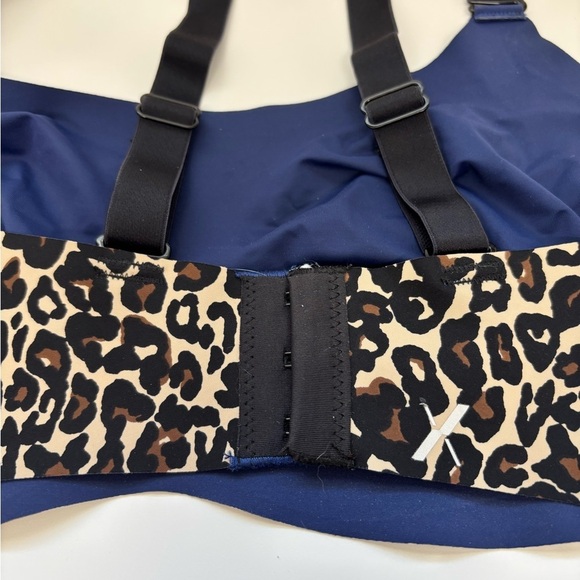 Knix Evolution Leopard Print bra - Picture 4 of 4